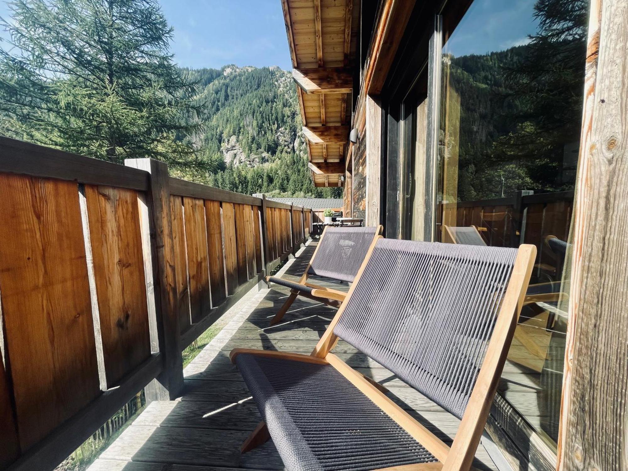 Chalet Le Petit Nicolas, Jacuzzi, Vue Mont Blanc Chamonix Exterior photo